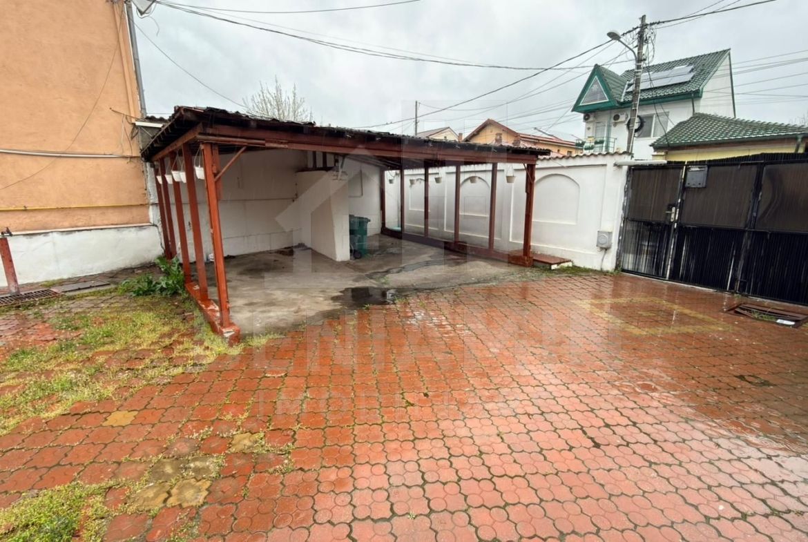 Vila-in-zona-Parcului-Nicolae-Romanescu-curte-mare-doua-constructii - foto 3
