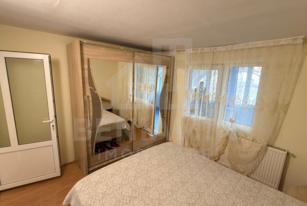 Vila-in-zona-Parcului-Nicolae-Romanescu-curte-mare-doua-constructii - foto 5