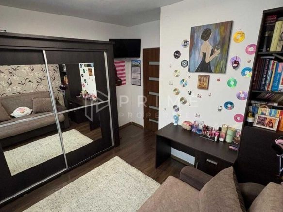 Apartament cu 3 camere, decomandat – Zona Fortuna