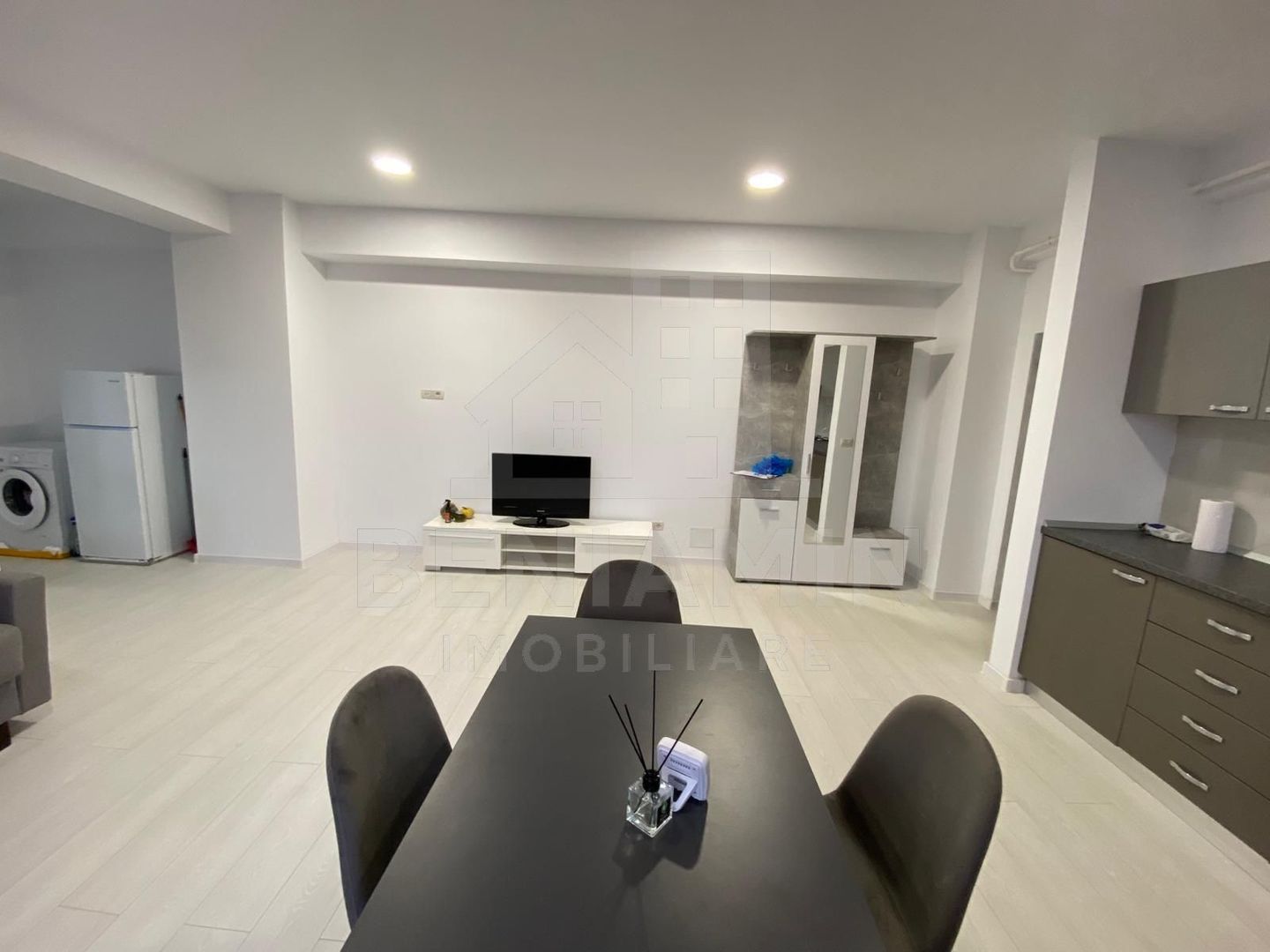 Apartament open space | Prima închiriere | Bloc nou | Zona Consul - foto 3