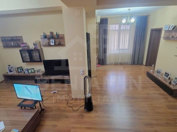 Vila in George Enescu langa Scoala 12 -450mp teren -utilitati - Imagine principala