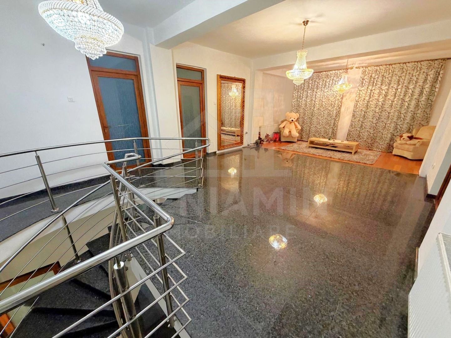 Casa P+2 Zona Billa-Casa Stiintei-Garaj-Spatiu Comercial-De vazut - foto 4 Casa P+2 Zona Billa-Casa Stiintei-Garaj-Spatiu Comercial-De vazut - foto 4
