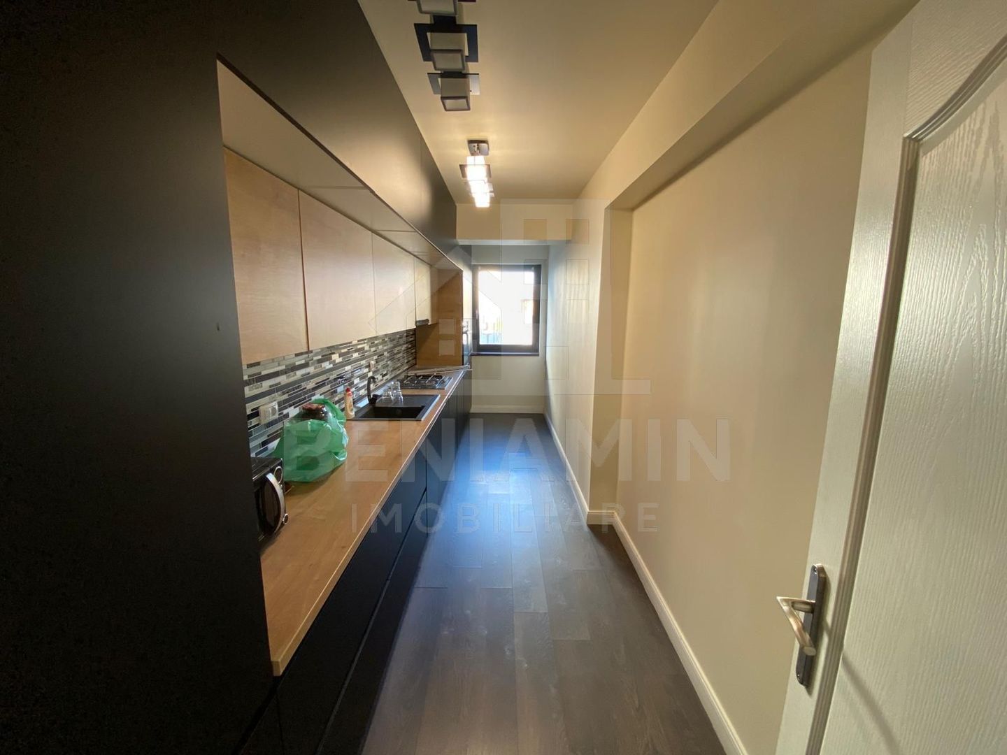 Apartament modern 3 camere-Zona Ciuperca-Loc de parcare-Disponibil - foto 8