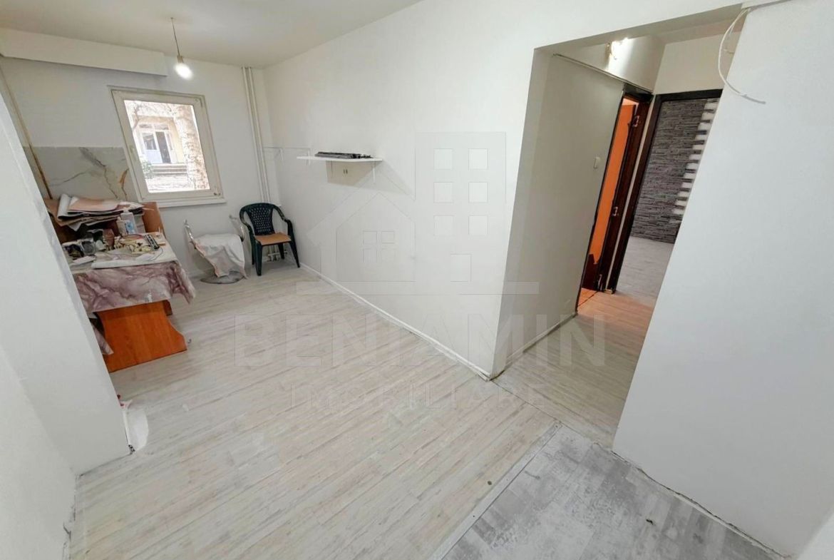 4 Decomandate-Doua bai-Parter-Disponibil Imediat-Zona linistita - foto 2