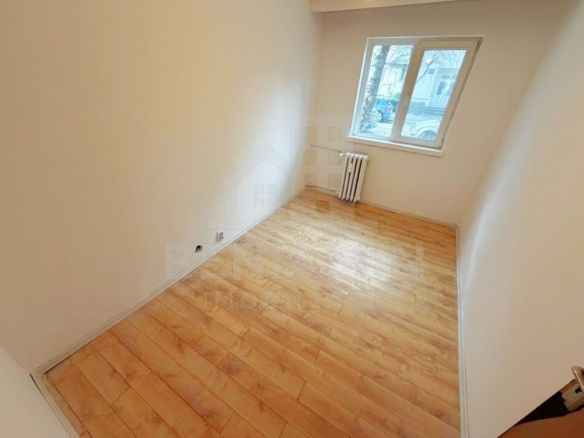 4 Decomandate-Doua bai-Parter-Disponibil Imediat-Zona linistita - foto 3