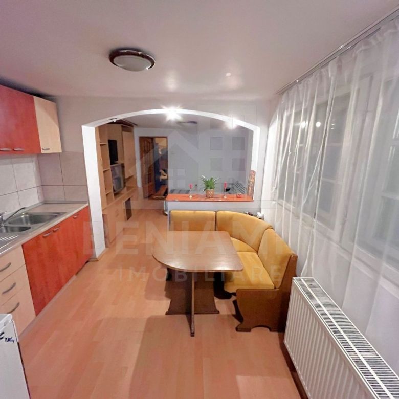 Casa de inchiriat Raului intersectie Campia Islaz -loc de parcare - Imagine principala