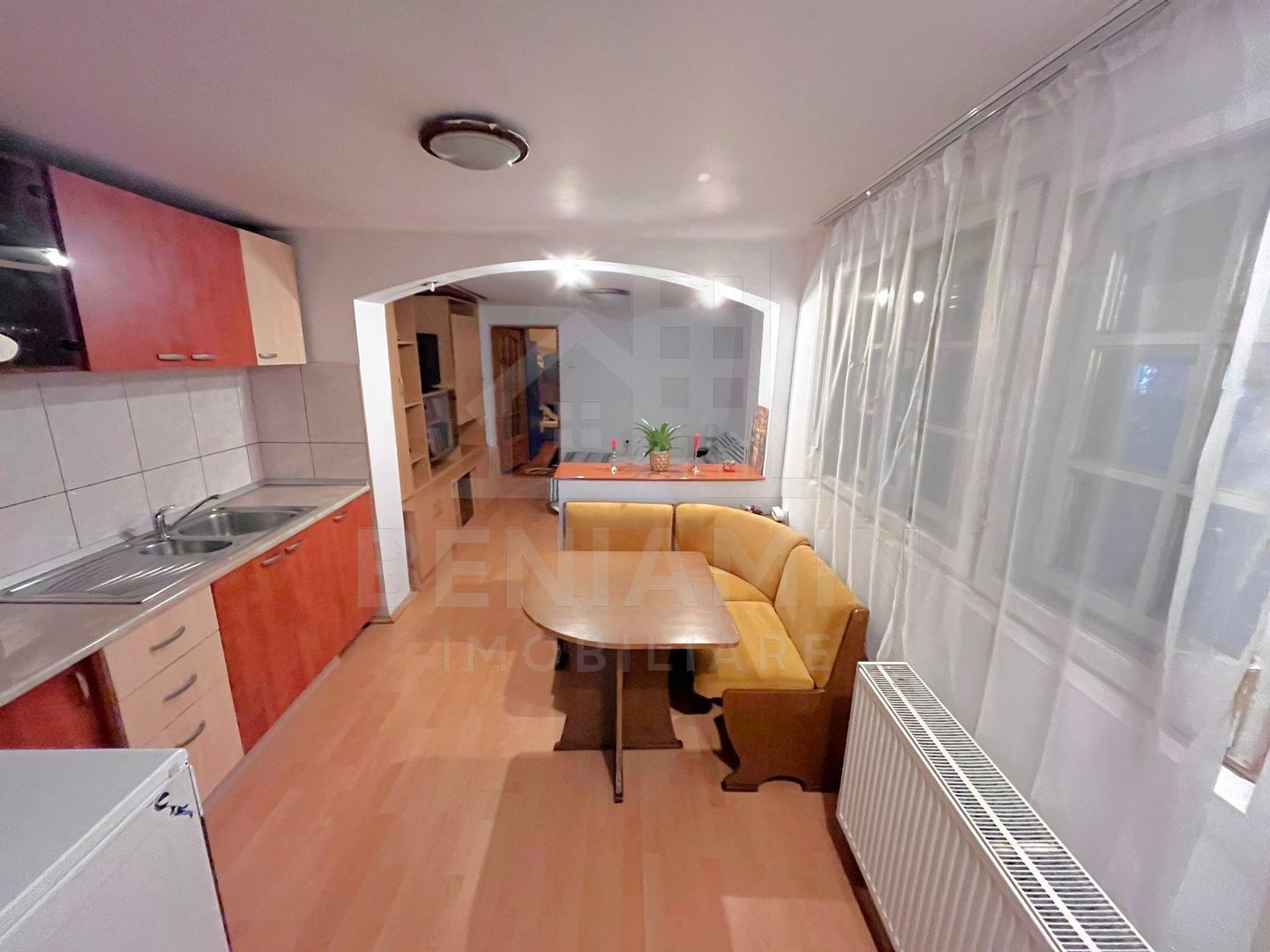 Casa de inchiriat Raului intersectie Campia Islaz -loc de parcare - Imagine principala