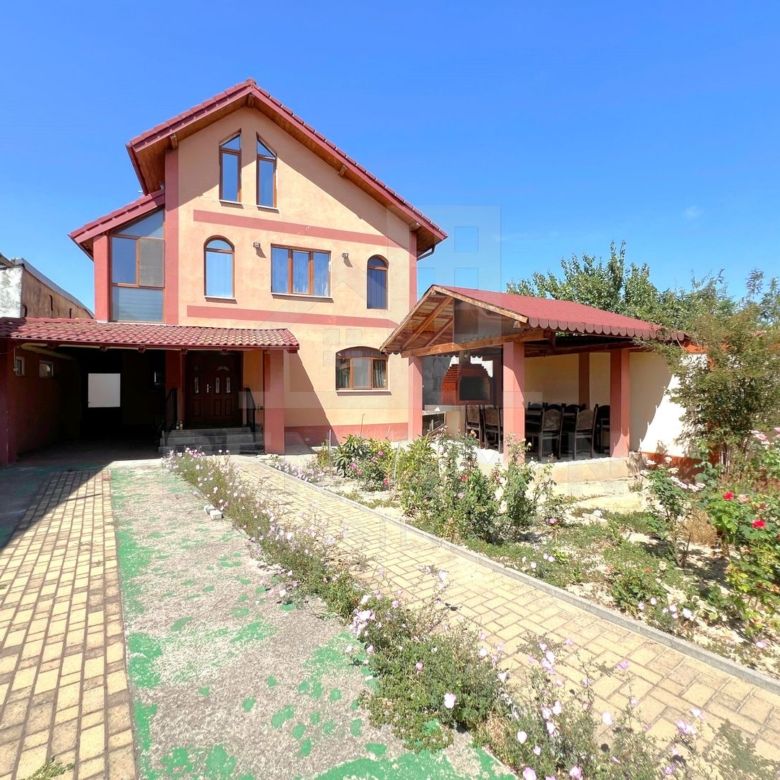 Casa 5 Dormitoare 2 bucatarii 3 bai Living-Toate utilitatile-Popoveni - Imagine principala