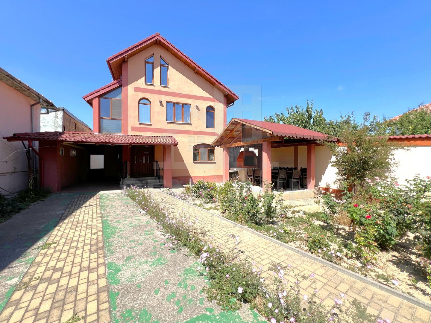Casa 5 Dormitoare 2 bucatarii 3 bai Living-Toate utilitatile-Popoveni - Imagine principala