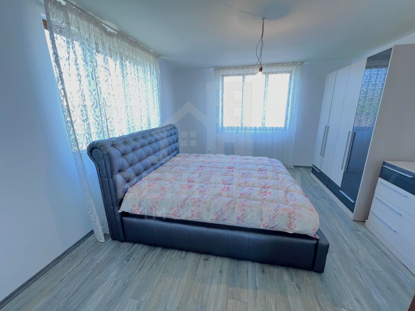 Casa 5 Dormitoare 2 bucatarii 3 bai Living-Toate utilitatile-Popoveni - foto 3