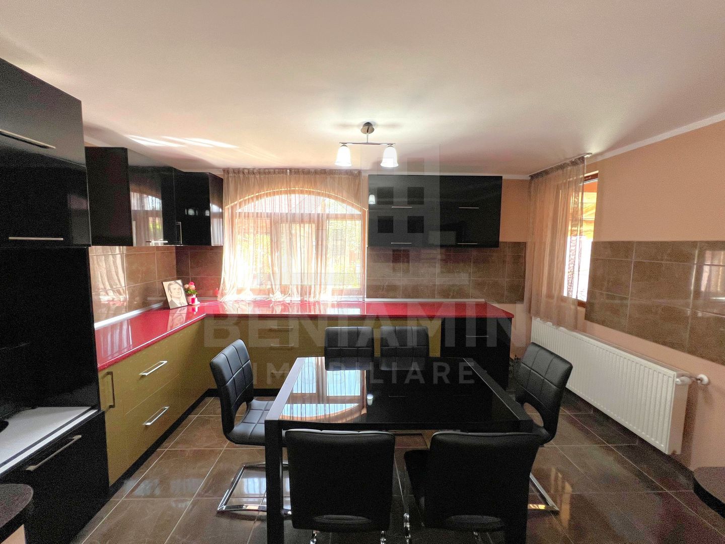 Casa 5 Dormitoare 2 bucatarii 3 bai Living-Toate utilitatile-Popoveni - foto 5