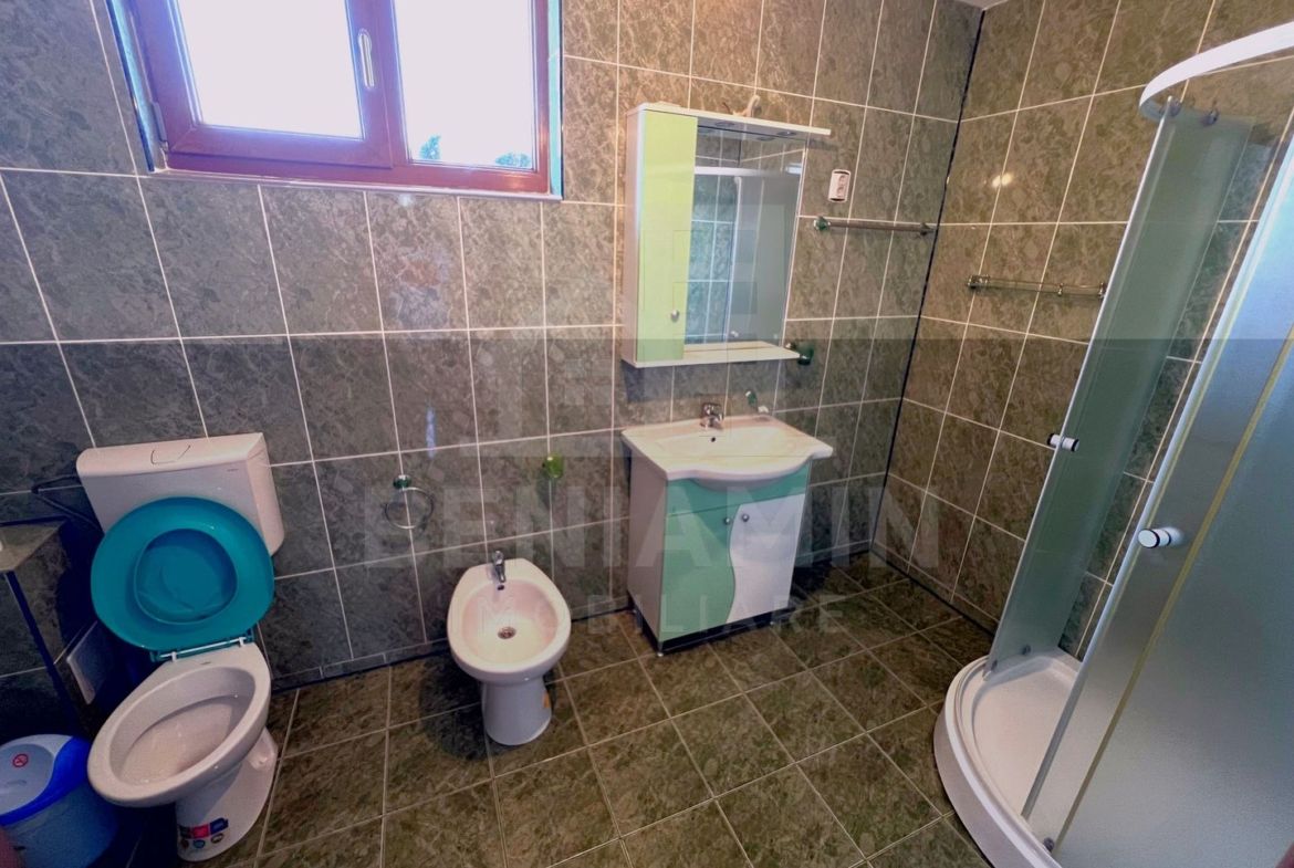 Casa 5 Dormitoare 2 bucatarii 3 bai Living-Toate utilitatile-Popoveni - foto 8