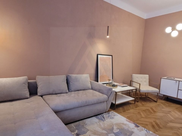 Apartament 2 camere 72 mp utili parter inalt parcare Centrul Istoric - foto 2
