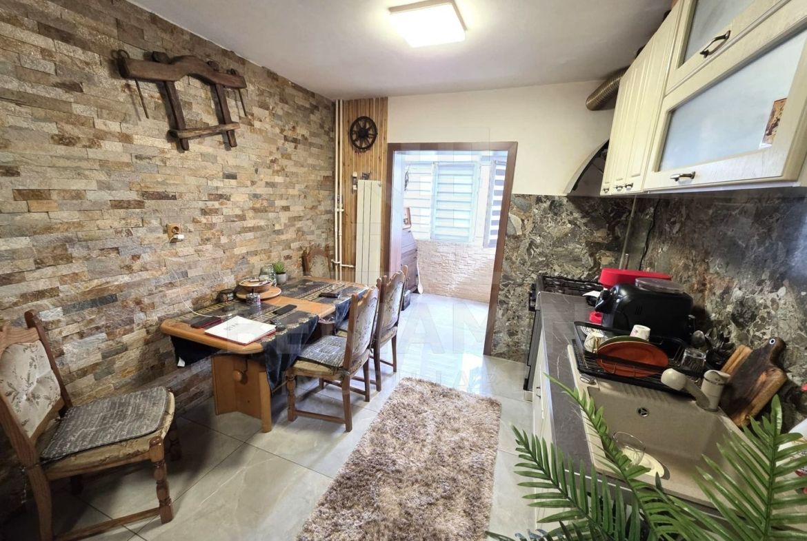 2 Camere 50mp Rovine an1985 etaj2 AC teava de gaze - foto 4