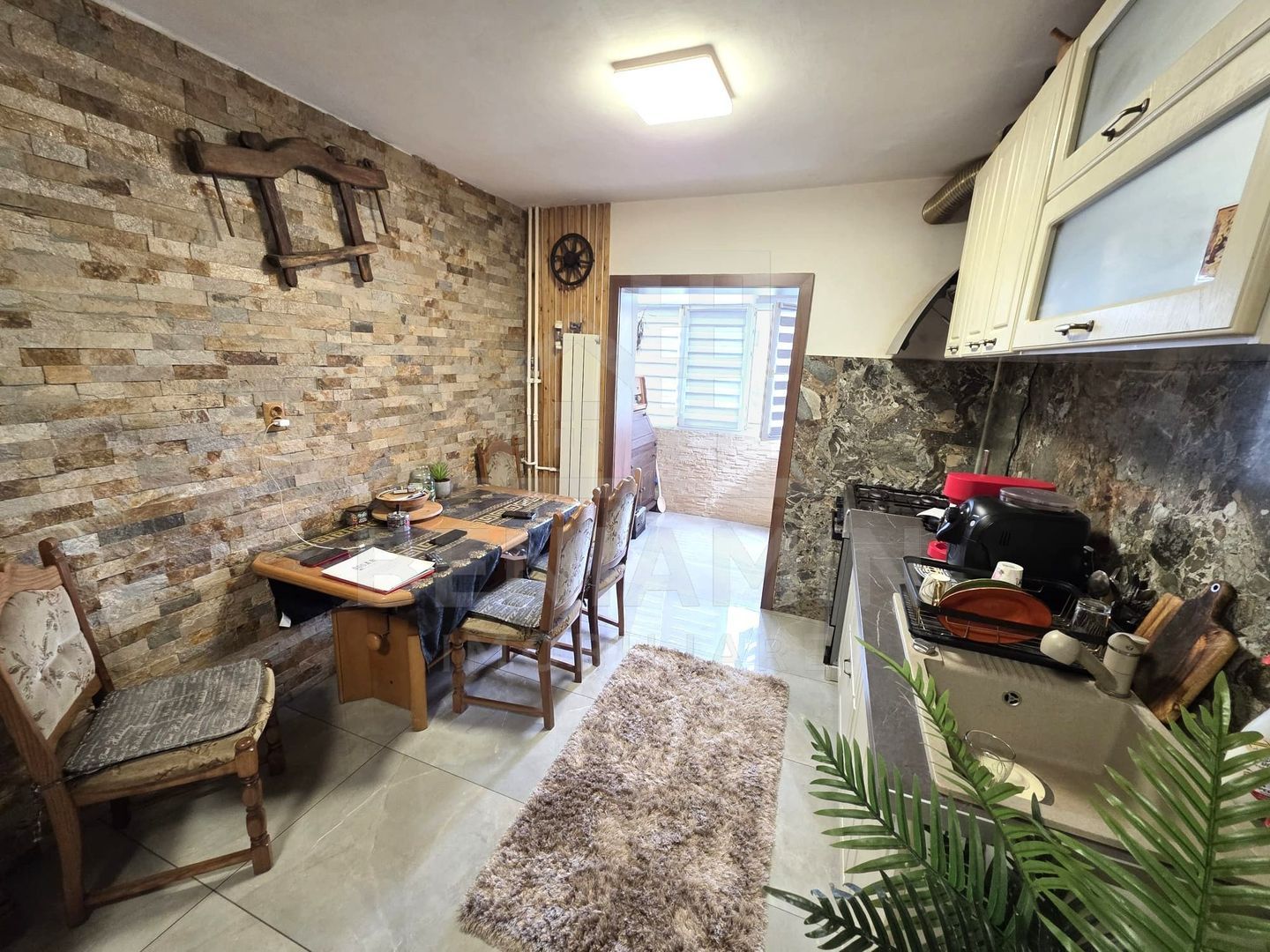 2 Camere 50mp Rovine an1985 etaj2 AC teava de gaze - foto 4