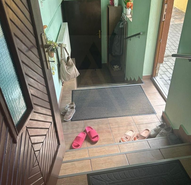 Casa spatioasa cu etaj 270 mp utili curte libera 180 mp zona Reșița - foto 3