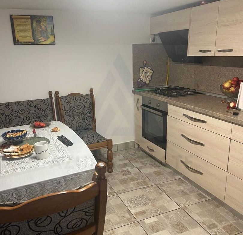 Casa spatioasa cu etaj 270 mp utili curte libera 180 mp zona Reșița - foto 4