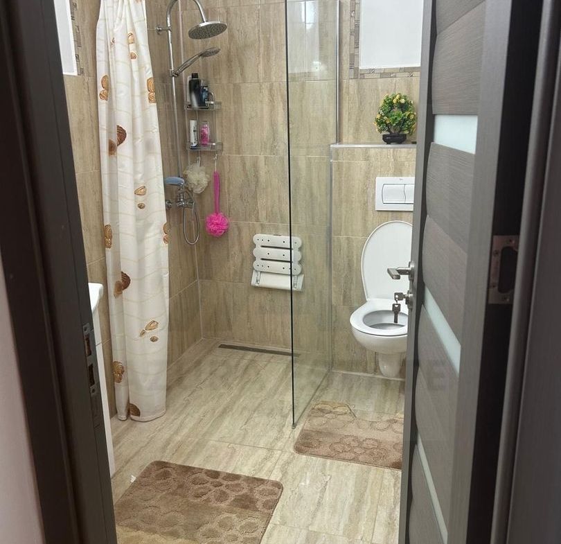 Casa spatioasa cu etaj 270 mp utili curte libera 180 mp zona Reșița - foto 6