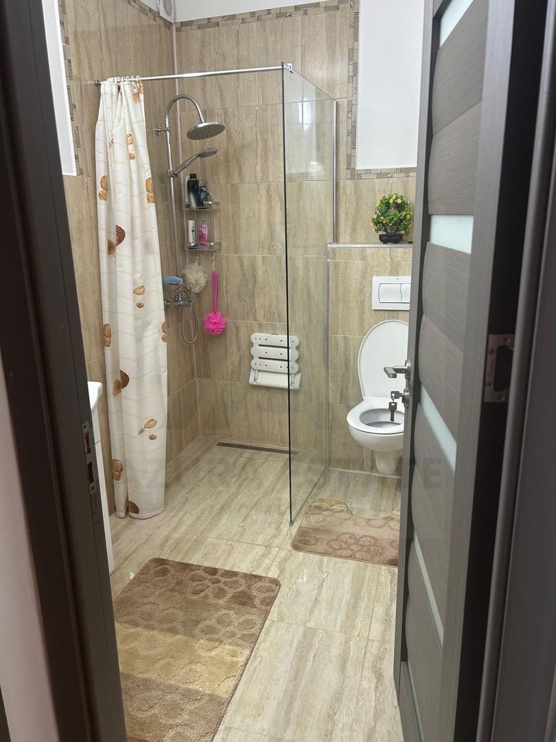 Casa spatioasa cu etaj 270 mp utili curte libera 180 mp zona Reșița - foto 6