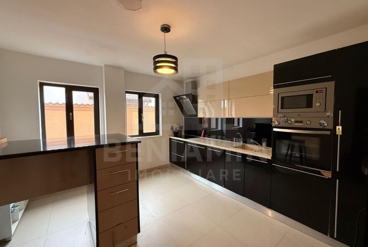Casa-P+1-Piscina-Garaj-248mp totali-Foisor-Toate utilitatile-Libera - foto 4