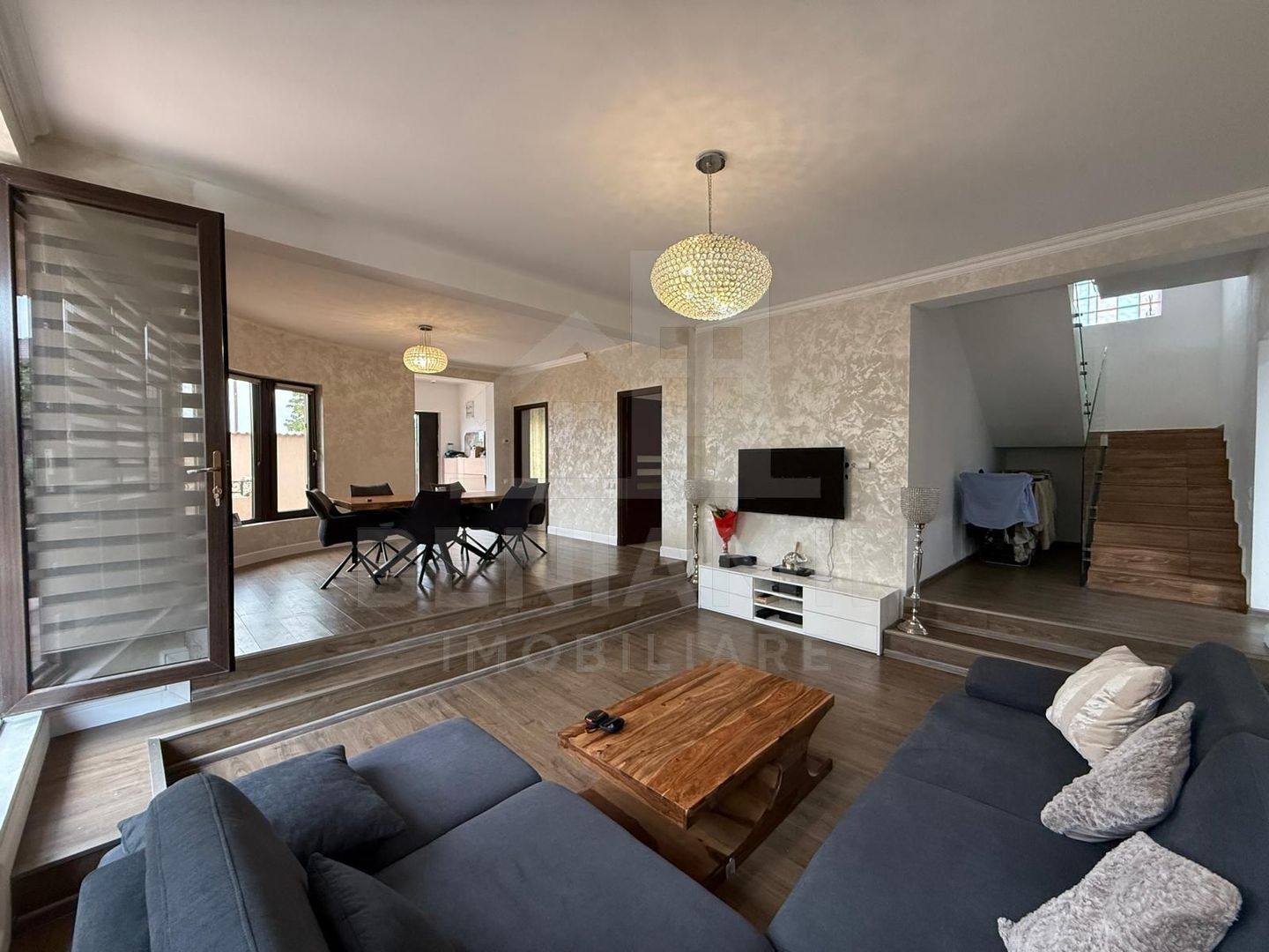 Casa-P+1-Piscina-Garaj-248mp totali-Foisor-Toate utilitatile-Libera - foto 5