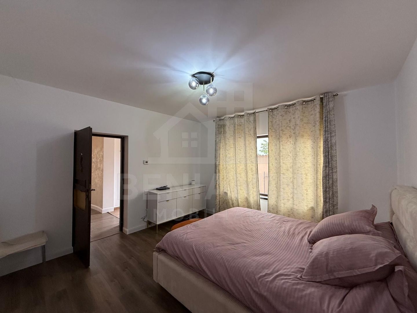 Casa-P+1-Piscina-Garaj-248mp totali-Foisor-Toate utilitatile-Libera - foto 8