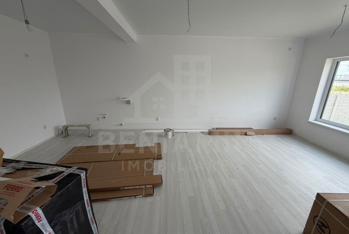Casa-3 Dormitore-3 bai-Teren 300mp-Damila str Ficusului-La cheie - foto 3