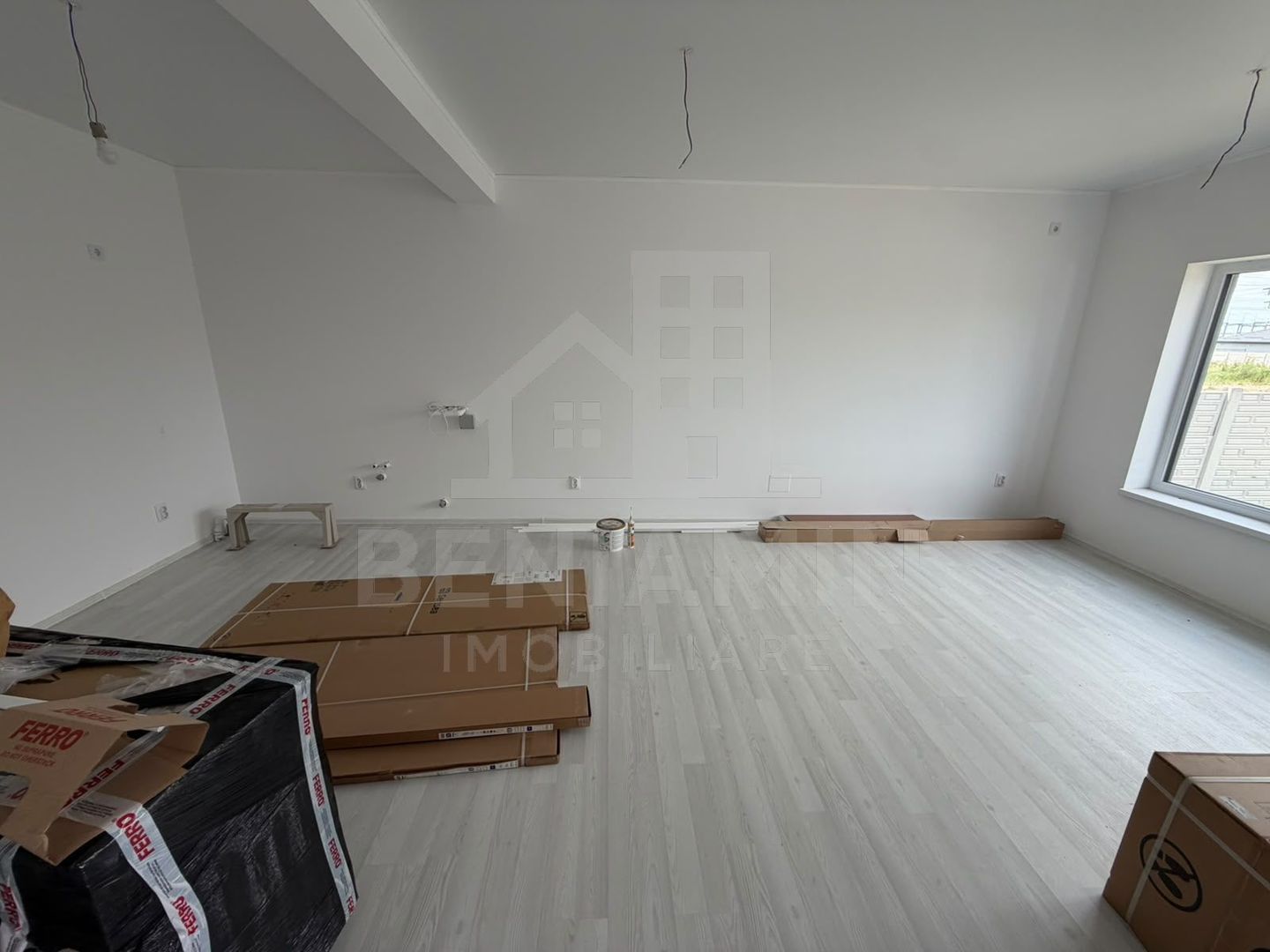 Casa-3 Dormitore-3 bai-Teren 300mp-Damila str Ficusului-La cheie - foto 3 Casa-3 Dormitore-3 bai-Teren 300mp-Damila str Ficusului-La cheie - foto 3