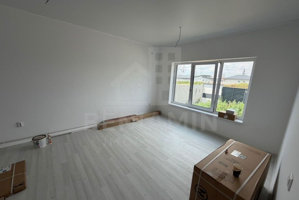 Casa-3 Dormitore-3 bai-Teren 300mp-Damila str Ficusului-La cheie - foto 4