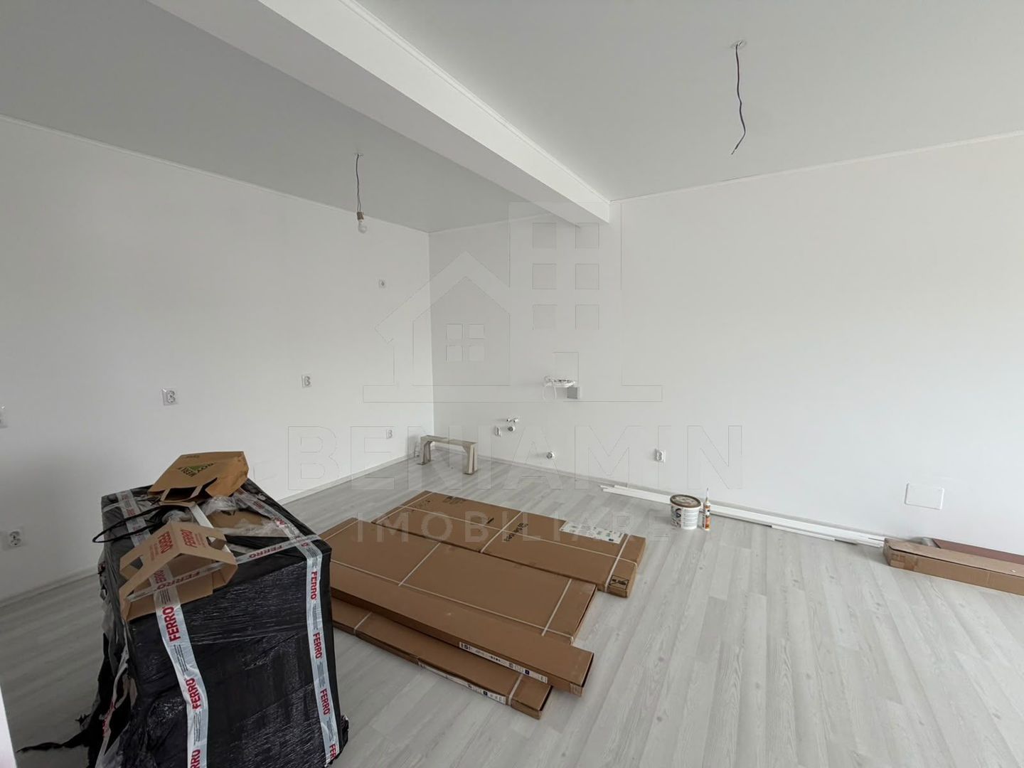 Casa-3 Dormitore-3 bai-Teren 300mp-Damila str Ficusului-La cheie - foto 5 Casa-3 Dormitore-3 bai-Teren 300mp-Damila str Ficusului-La cheie - foto 5