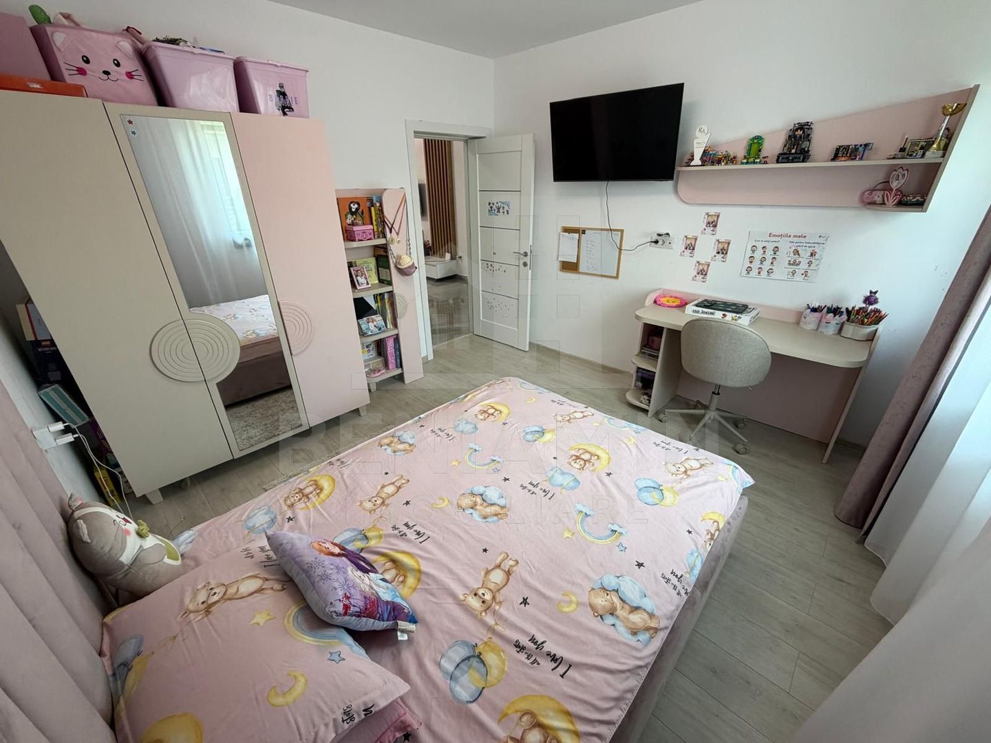 Casa-3 Dormitoare-2 Bai-Teren 400mp-Aeroport-Mobilata-Utilata-Moderna - foto 5