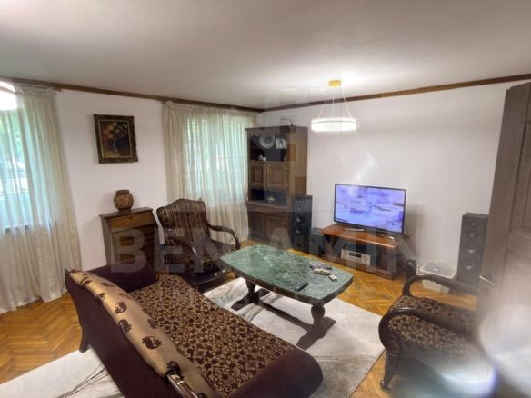 Apartament 3 camere Calea Bucuresti parter mobilat si utilat 56mp - foto 2