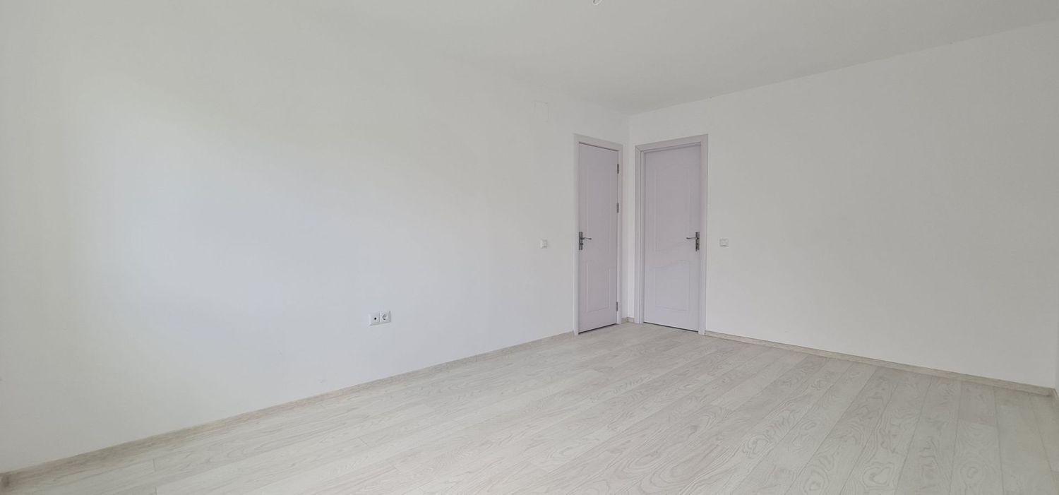 Casa 4 camere (nemobilata, neutilata) cartier Izvor Tarlungeni Brasov - foto 3