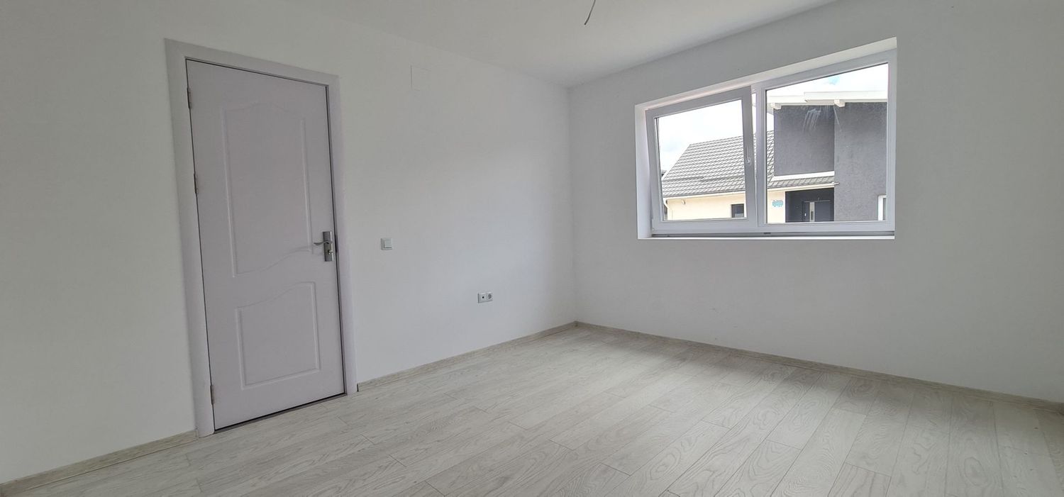Casa 4 camere (nemobilata, neutilata) cartier Izvor Tarlungeni Brasov - foto 6
