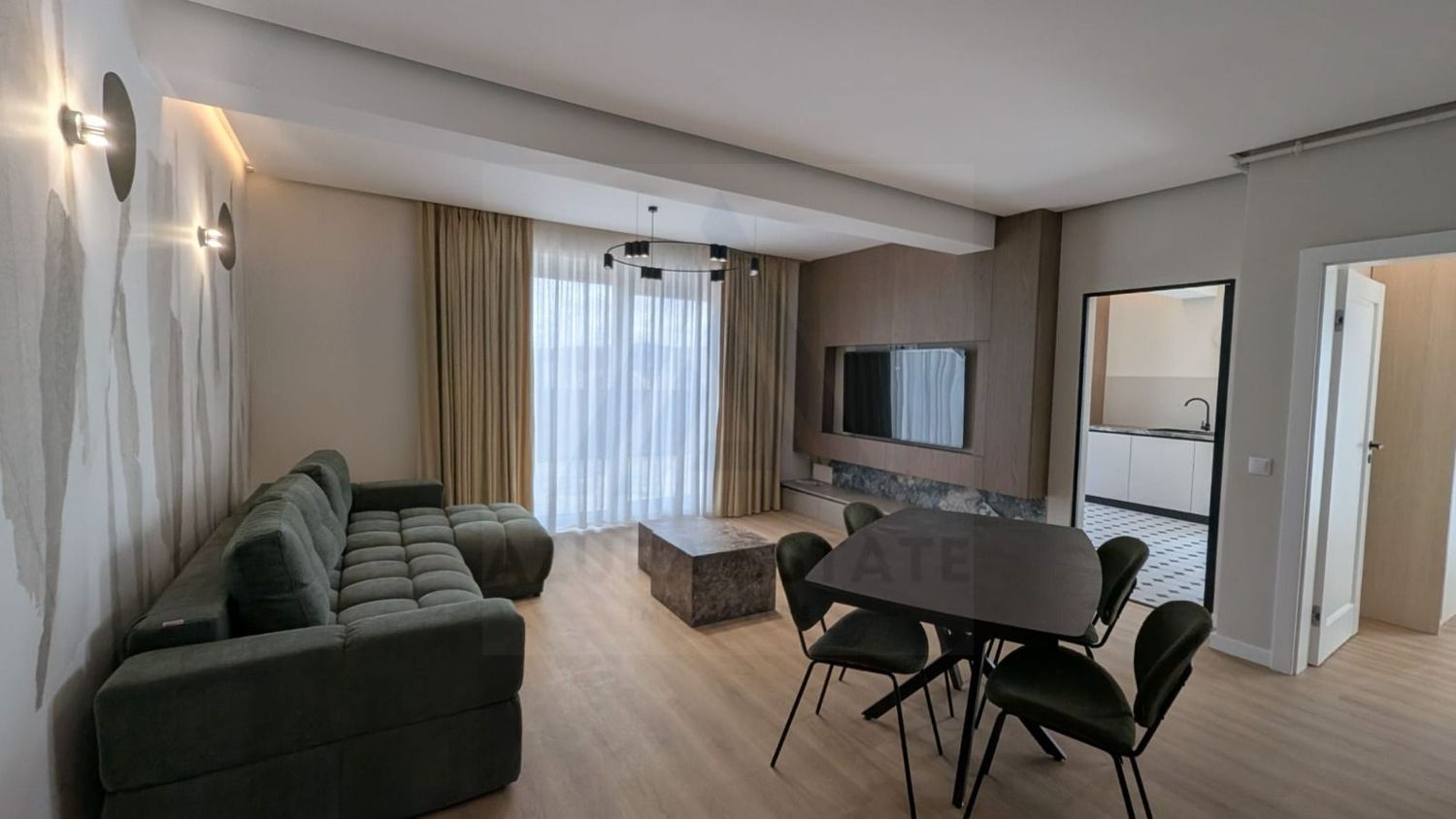 Penthouse premium spatios 120 mp terasa 88 mp etaj 3  zona Lazaret - Imagine principala