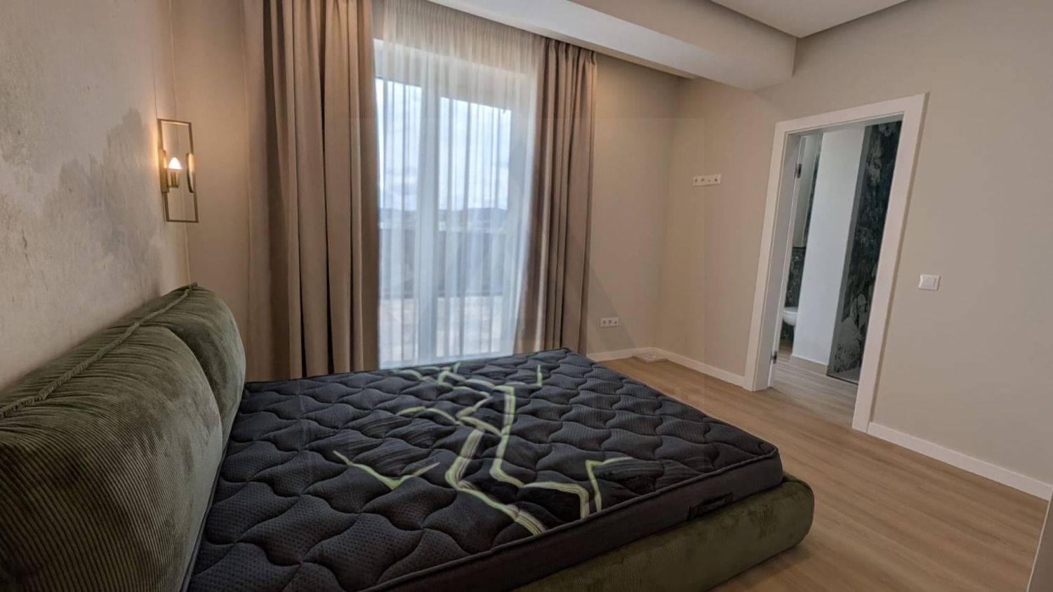 Penthouse premium spatios 120 mp terasa 88 mp etaj 3  zona Lazaret - foto 5