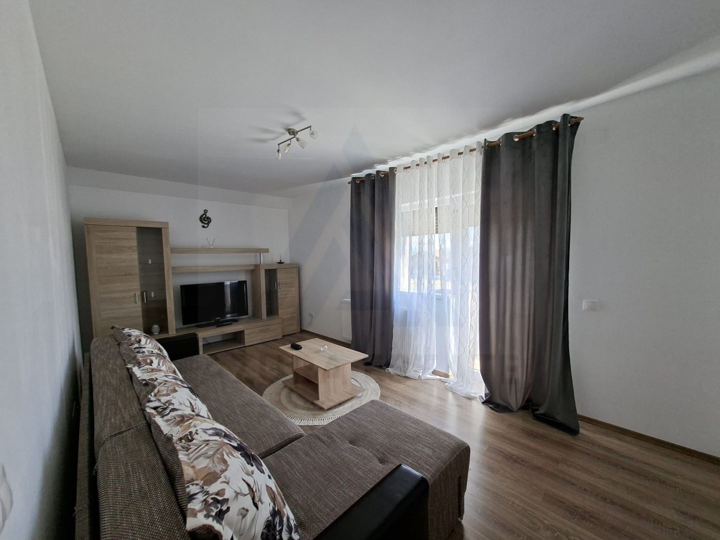 Apartament 76 mp utili 3 camere 2 bai 2 balcoane si pod – Arhitectilor