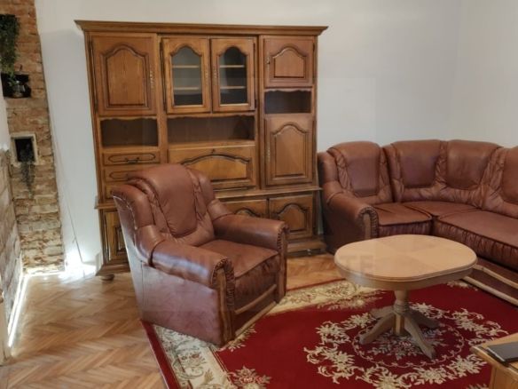 Apartament modern 2 camere 56 mp utili si curte in zona Centrala - Imagine principala