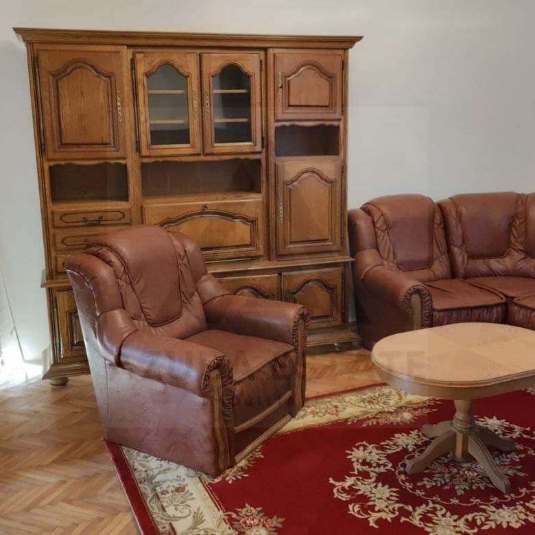 Apartament modern 2 camere 56 mp utili si curte in zona Centrala - Imagine principala