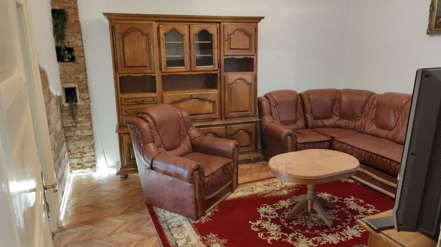 Apartament modern 2 camere 56 mp utili si curte in zona Centrala - Imagine principala