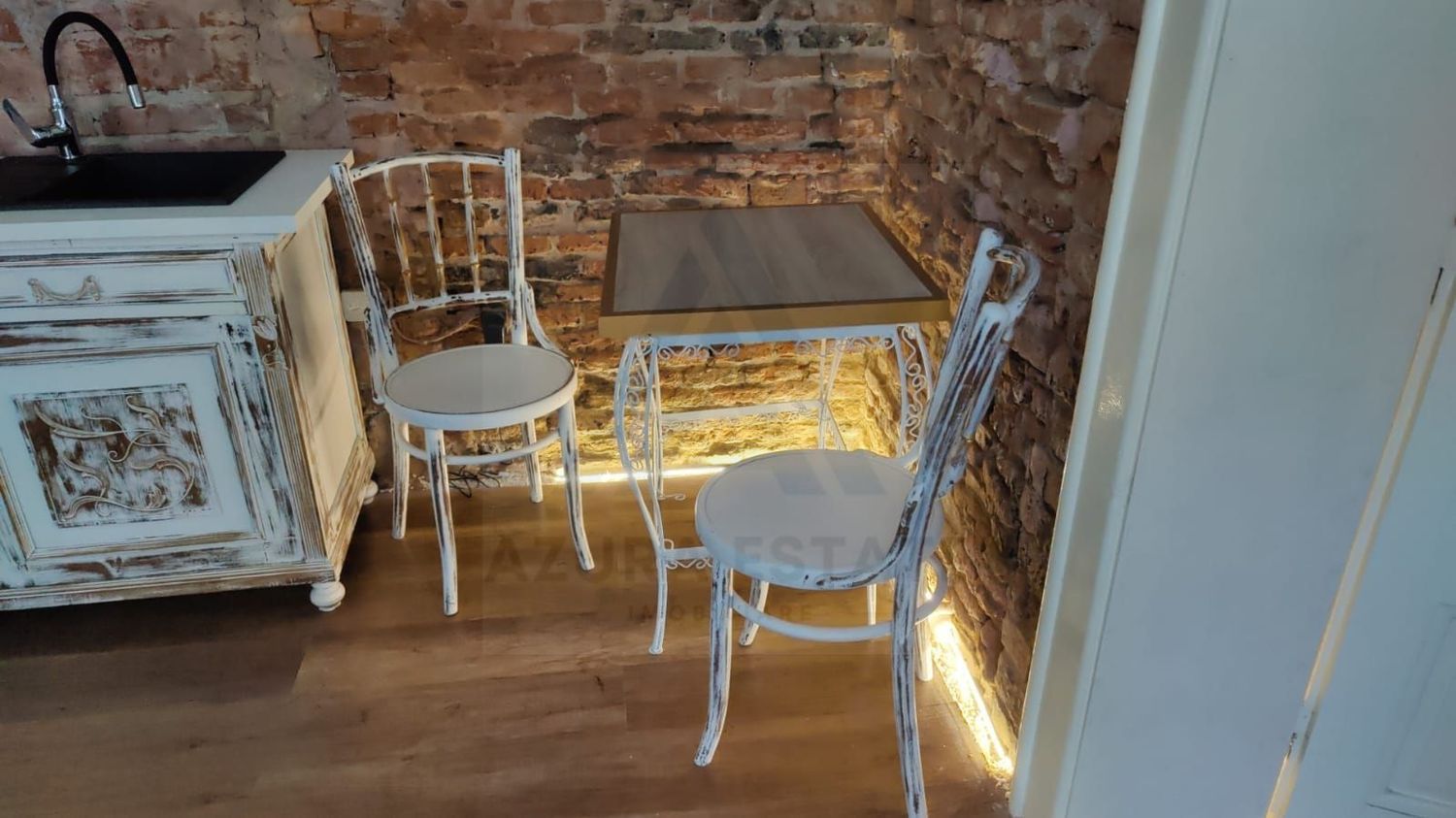 Apartament modern 2 camere 56 mp utili si curte in zona Centrala - foto 8