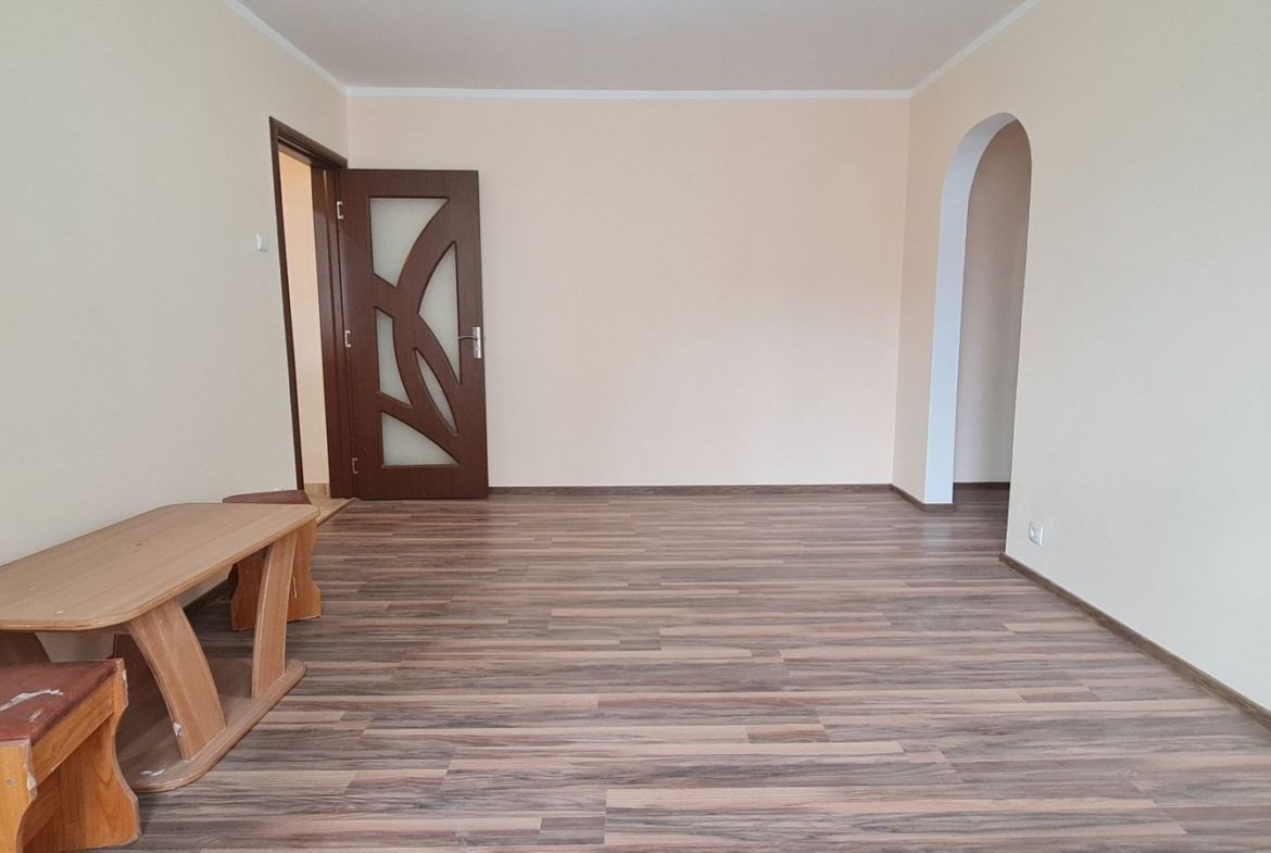 Apartament 2 camere Tractorul - Imagine principala