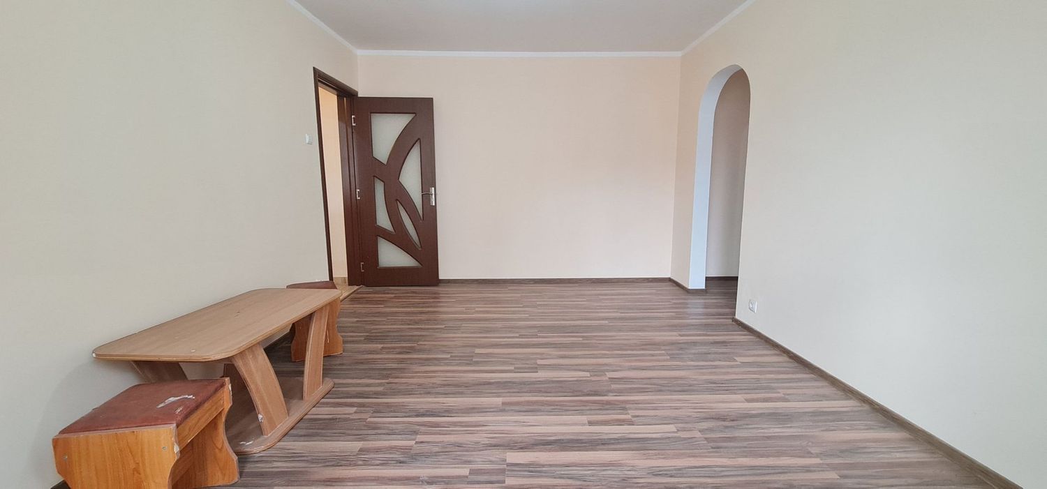 Apartament 2 camere Tractorul - Imagine principala Apartament 2 camere Tractorul - Imagine principala