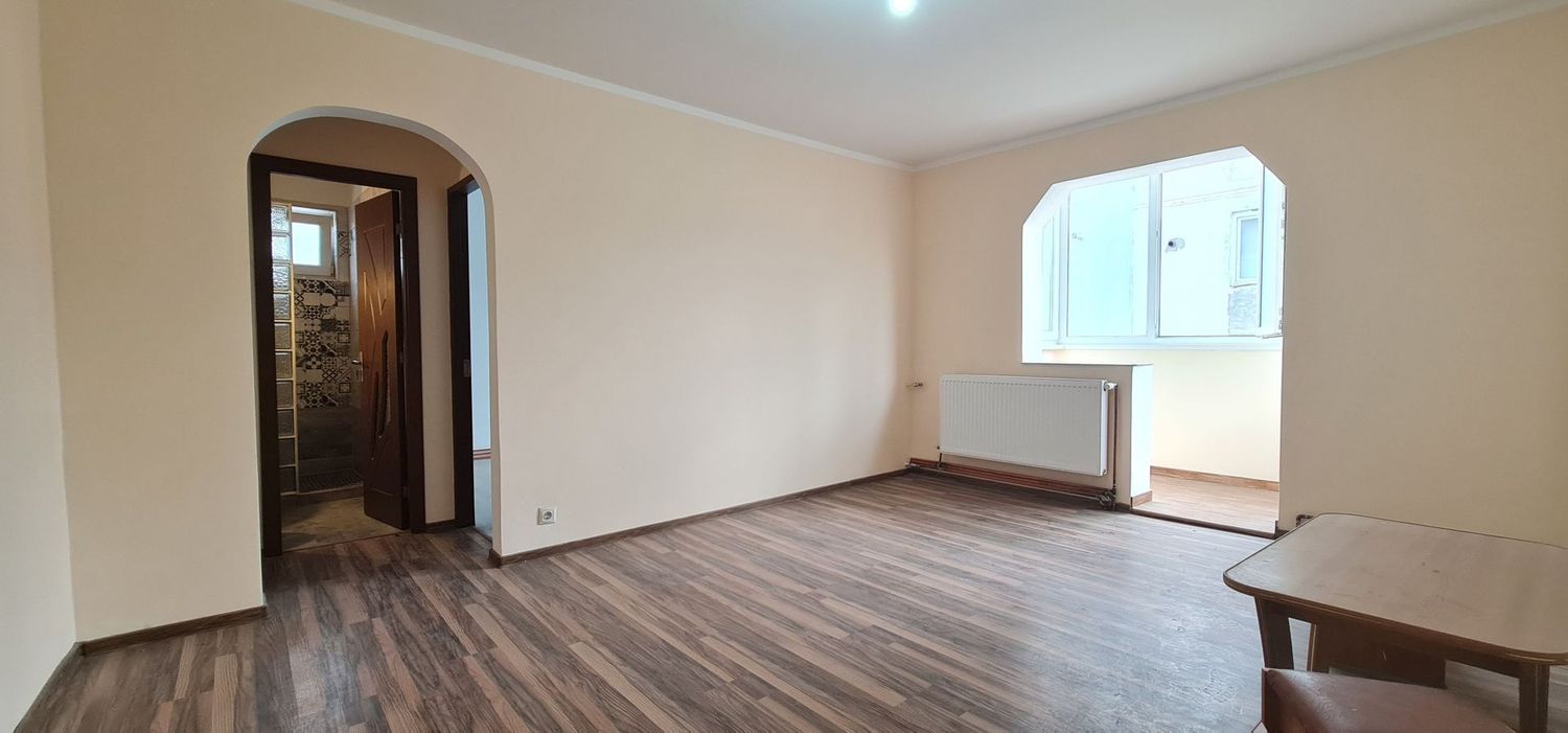 Apartament 2 camere Tractorul - foto 2 Apartament 2 camere Tractorul - foto 2