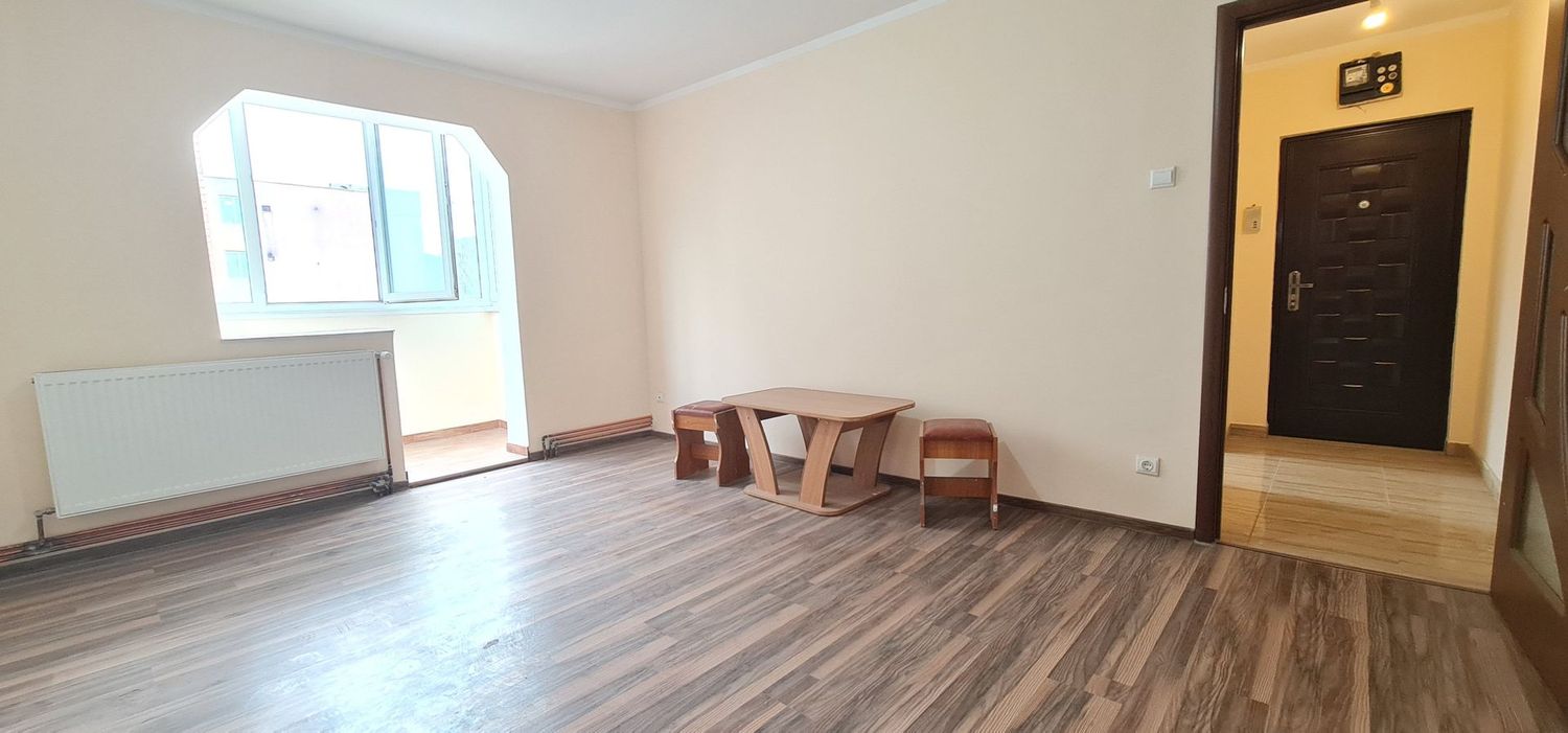 Apartament 2 camere Tractorul - foto 3 Apartament 2 camere Tractorul - foto 3