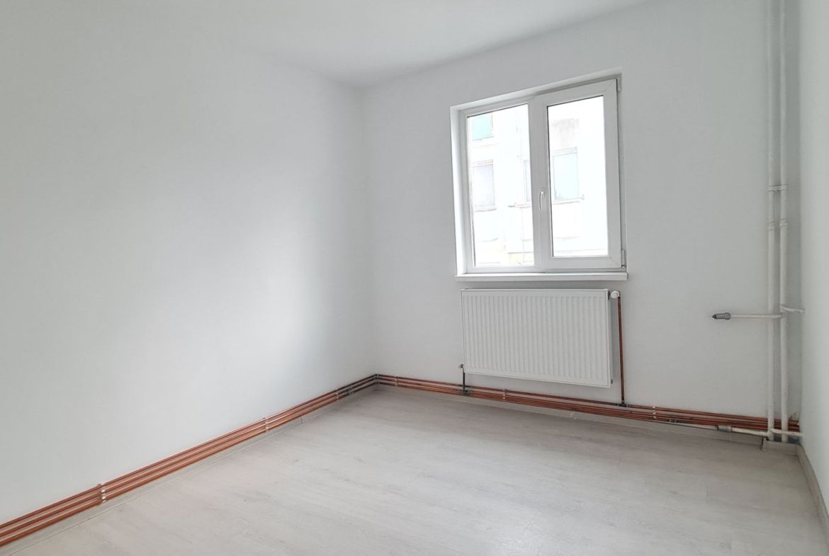 Apartament 2 camere Tractorul - foto 4