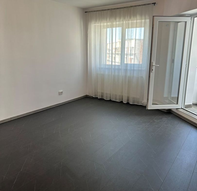 De vanzare apartament cu 3 camere, zona Faleza, etaj 7/8, 149.000 euro - foto 6