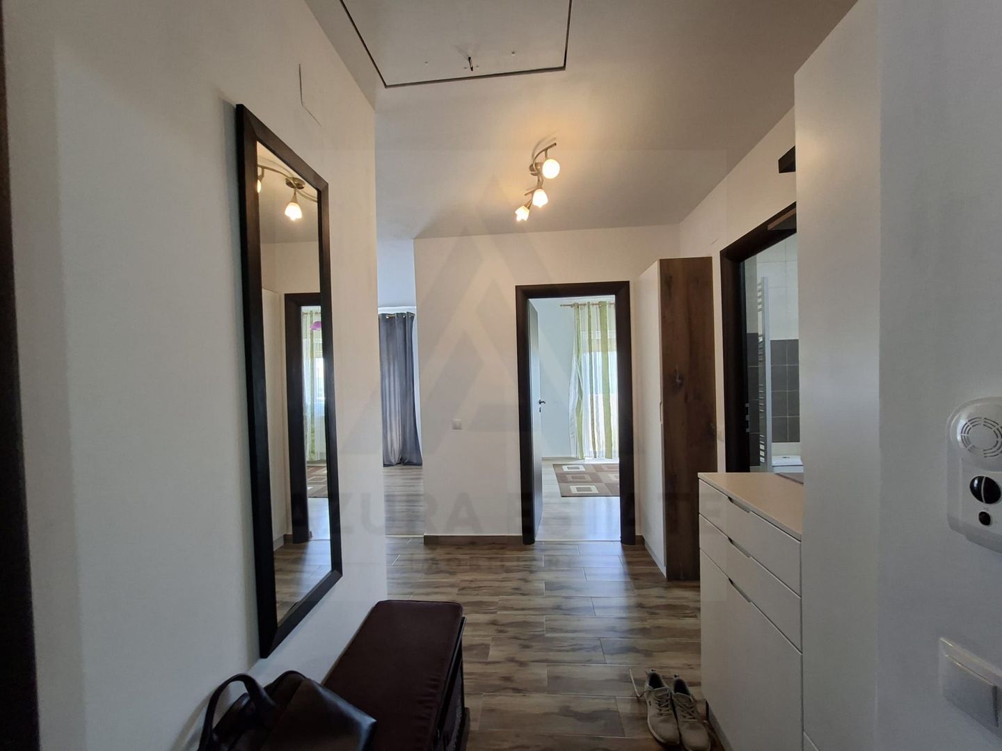 Apartament 76 mp utili 3 camere 2 bai 2 balcoane si pod – Arhitectilor