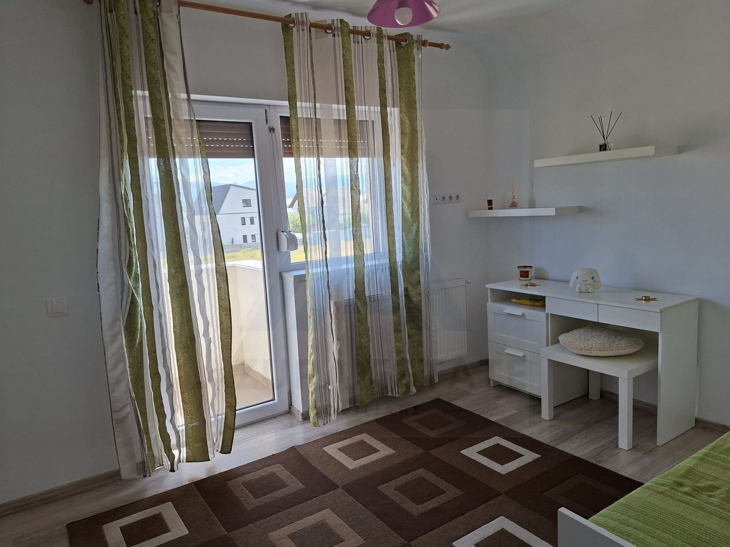 Apartament 76 mp utili 3 camere 2 bai 2 balcoane si pod – Arhitectilor
