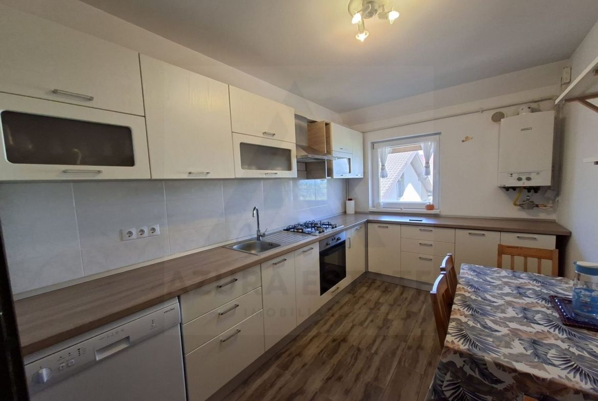Apartament 76 mp utili 3 camere 2 bai 2 balcoane si pod – Arhitectilor